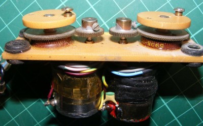 Twin servos