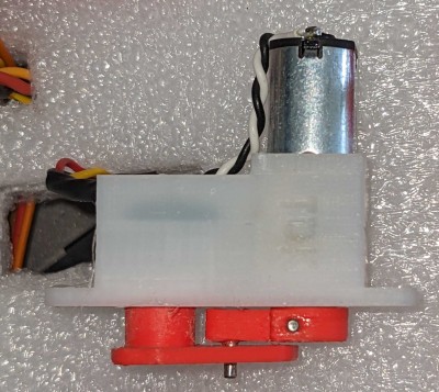 Another view of the mini servo