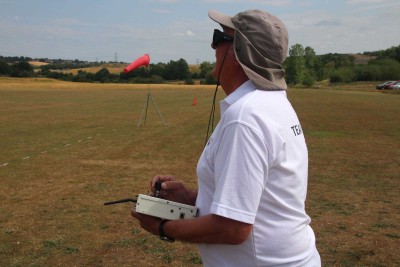 Pete flying his Kwik Fli 3 with single stick