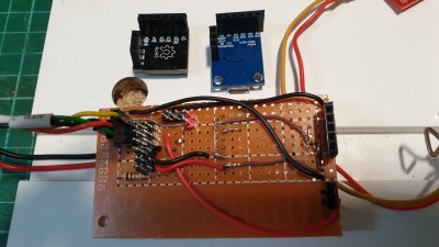 test rig_3_s.jpg (202.14 KiB) Viewed 2856 times the double vertical row of black 5xPin headers is to accommodate the different hole spacing on the 2 x ATtiny boards tested.