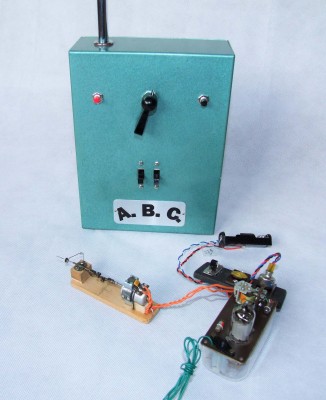 Hybrid valve and transistor Pulse Tx based on the early Aeromodeller Carrier Wave set. Shown with a Flyball actuator and the Aeromodeller Rx