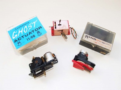 19 - Three commercially produced actuators. From left to right the Controlaire, Climax and Rand.JPG