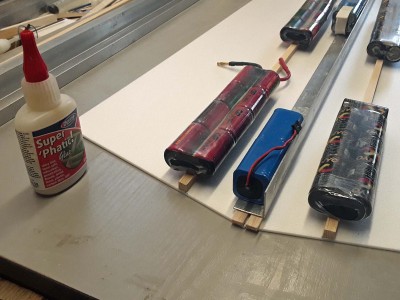 Glue the leading edge and 7mm spar.