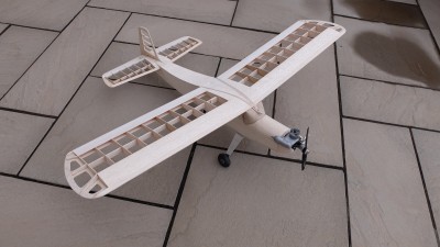 Hard points to be added to the wing in order to prevent the rubber bands from digging in.